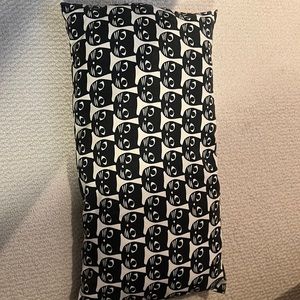 Kat pillow